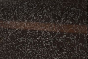 アンティーク家具　和製アンティーク　三方ケヤキ材　葉ガラス入りの上品なローボード(収納棚、リビングボード)(R-030397)