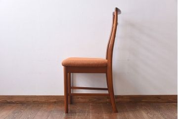 ヴィンテージ家具　北欧ビンテージ　温かな色味が魅力のダイニングチェア(ワークチェア)(1)(R-030403)
