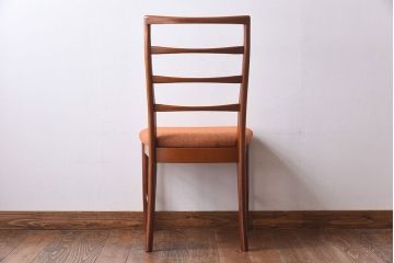ヴィンテージ家具　北欧ビンテージ　温かな色味が魅力のダイニングチェア(ワークチェア)(1)(R-030403)