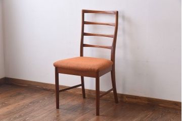 ヴィンテージ家具　北欧ビンテージ　温かな色味が魅力のダイニングチェア(ワークチェア)(1)(R-030403)