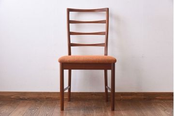 ヴィンテージ家具　北欧ビンテージ　温かな色味が魅力のダイニングチェア(ワークチェア)(2)(R-030404)