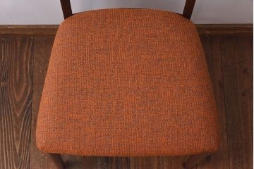 ヴィンテージ家具　北欧ビンテージ　温かな色味が魅力のダイニングチェア(ワークチェア)(3)(R-030405)