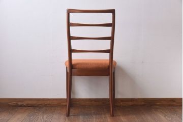 ヴィンテージ家具　北欧ビンテージ　温かな色味が魅力のダイニングチェア(ワークチェア)(3)(R-030405)