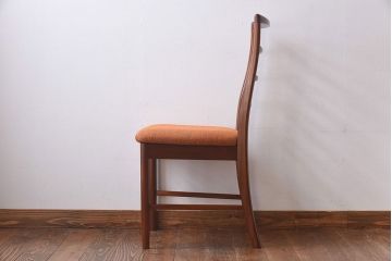 ヴィンテージ家具　北欧ビンテージ　温かな色味が魅力のダイニングチェア(ワークチェア)(R-030406)