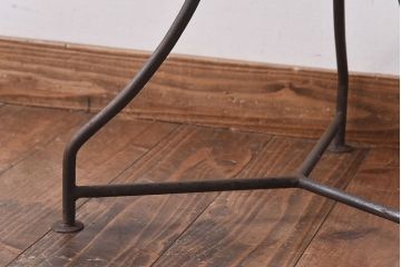 アンティーク雑貨　パーケットの天板がおしゃれなサイドテーブル(ラウンドテーブル、ガーデンテーブル)(1)(R-030409)