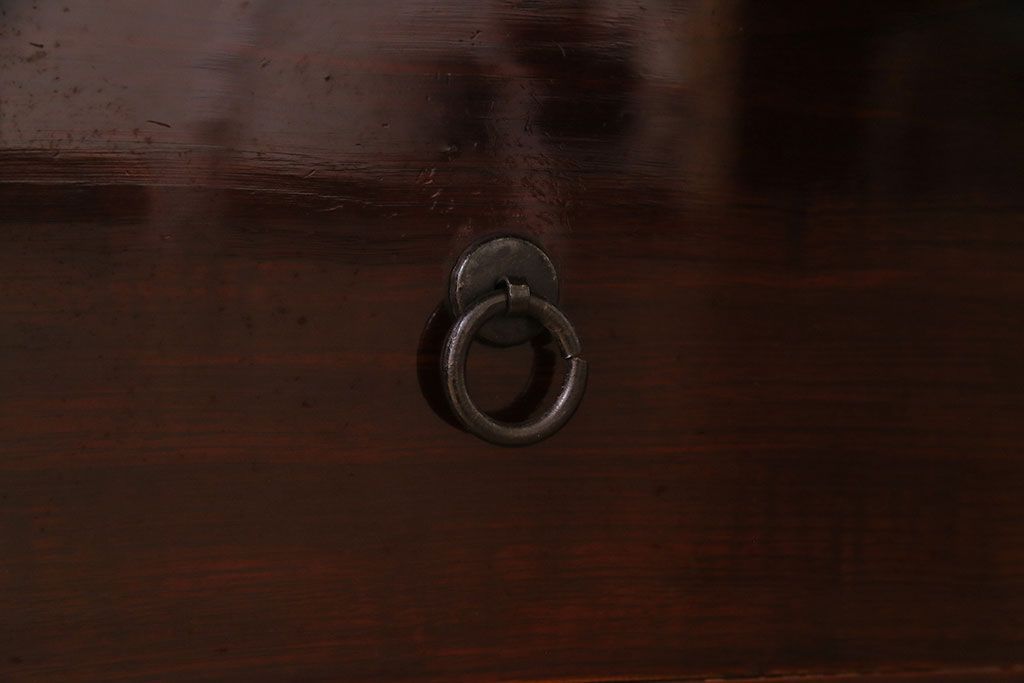 アンティーク家具　リメイク　桜丸金具　漆塗り　和モダンの雰囲気漂う米沢箪笥ローチェスト(和タンス、ローボード、リビングボード、引き出し)(R-030411)