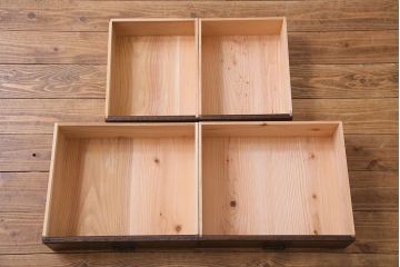 アンティーク家具　大正ロマン　色ガラス　古いナラ材の質感が味わい深い収納棚(ローボード、食器棚、ブックケース)(R-030412)