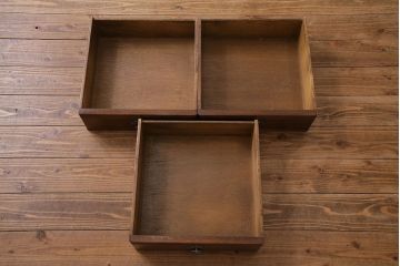 中古　old charm(オールドチャーム) 存在感抜群のカップボード(食器棚、キャビネット)(R-030416)