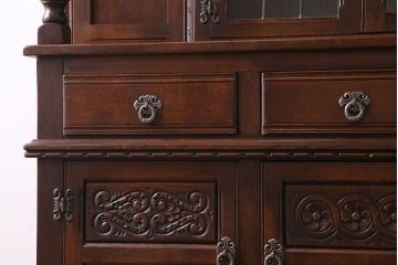 中古　old charm(オールドチャーム) 存在感抜群のカップボード(食器棚、キャビネット)(R-030416)