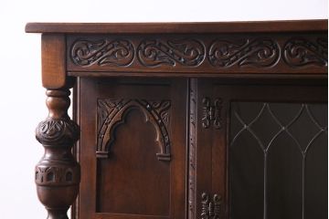 中古　old charm(オールドチャーム) 存在感抜群のカップボード(食器棚、キャビネット)(R-030416)
