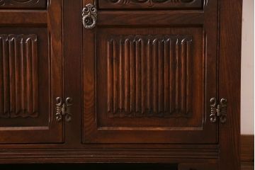 中古　old charm(オールドチャーム) 存在感抜群のカップボード(食器棚、キャビネット)(R-030416)