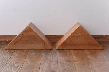 アンティーク雑貨　昭和レトロ　大きな積み木セット【三角形・大/2ヶ組】(飾り台、花台、ディスプレイ雑貨)