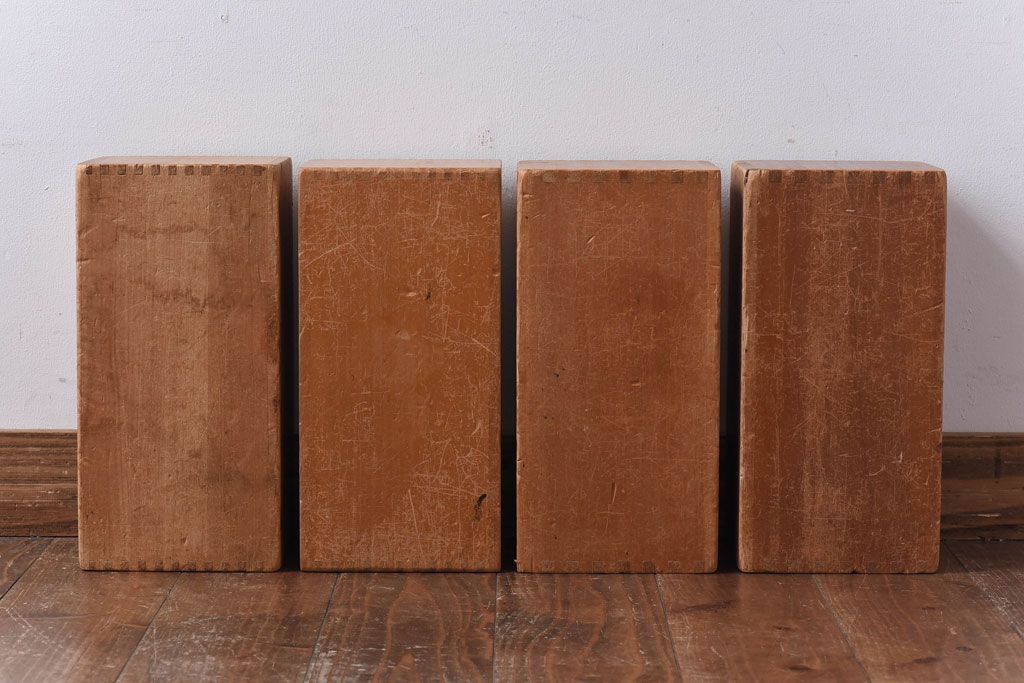 アンティーク雑貨　昭和レトロ　大きな積み木セット【長方形/4ヶ組】(飾り台、花台、ディスプレイ雑貨)