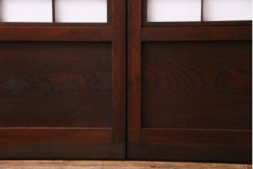 和製アンティーク　腰板ケヤキ材　細身の縦桟が美しい裏障子つき格子戸(仕切り戸、引き戸、建具)2枚組(R-030431)