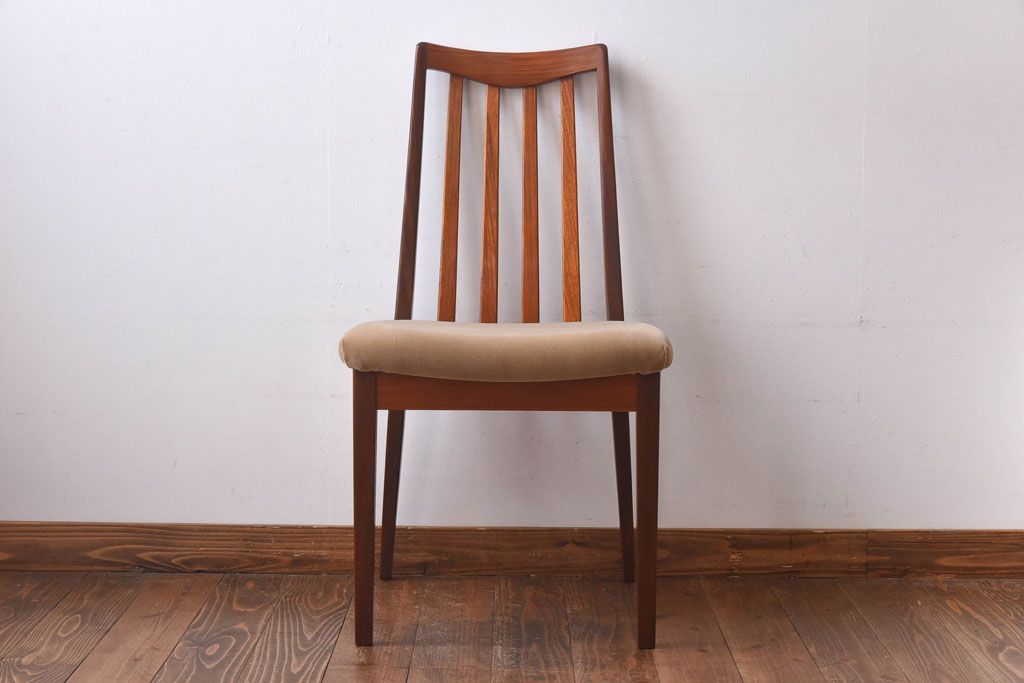 北欧家具　G-PLAN(ジープラン)　チーク材の温もり溢れるビンテージダイニングチェア(椅子)(R-030433)