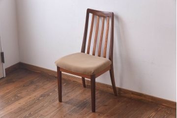 北欧家具　G-PLAN(ジープラン)　チーク材の温もり溢れるビンテージダイニングチェア(椅子)(1)(R-030434)