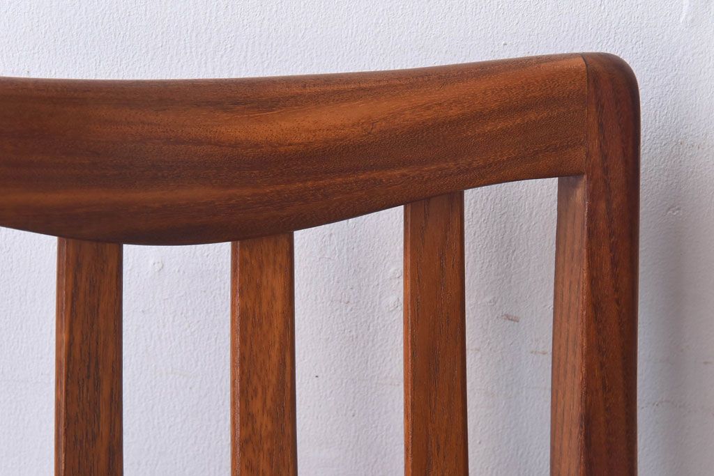 北欧家具　G-PLAN(ジープラン)　チーク材の温もり溢れるビンテージダイニングチェア(椅子)(2)(R-030435)