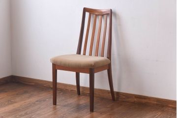 北欧家具　G-PLAN(ジープラン)　チーク材の温もり溢れるビンテージダイニングチェア(椅子)(2)(R-030435)