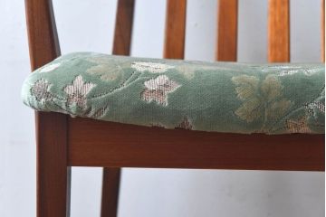 ヴィンテージ家具　北欧ビンテージ　G-PLAN(ジープラン)　洗練されたフォルムが美しいアームチェア(椅子、ダイニングチェア)(R-030436)