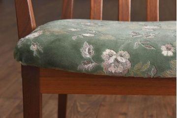 ヴィンテージ家具　北欧ビンテージ　G-PLAN(ジープラン)　洗練されたフォルムが美しいアームチェア(椅子、ダイニングチェア)(1)(R-030437)