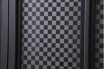 【W様ご成約品】ペイント家具　ラフジュ工房オリジナルガラス入り　市松模様がモダンなガラス戸(引き戸、建具)4枚組(R-030438)