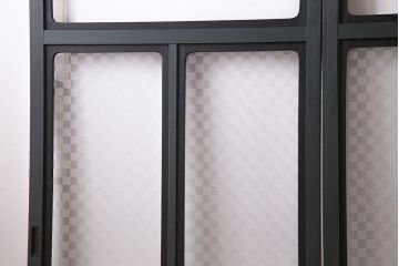 【W様ご成約品】ペイント家具　ラフジュ工房オリジナルガラス入り　市松模様がモダンなガラス戸(引き戸、建具)4枚組(R-030438)