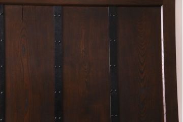 和製アンティーク　総栗材　縦に入った金具がかっこいい蔵戸(引き戸、建具、玄関戸)(R-030439)