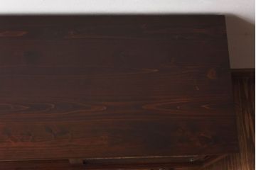 アンティーク家具　和モダン　ケヤキ材　葉ガラスが上品さを漂わせるタンスローボード(収納棚、リビングボード)(R-030442)