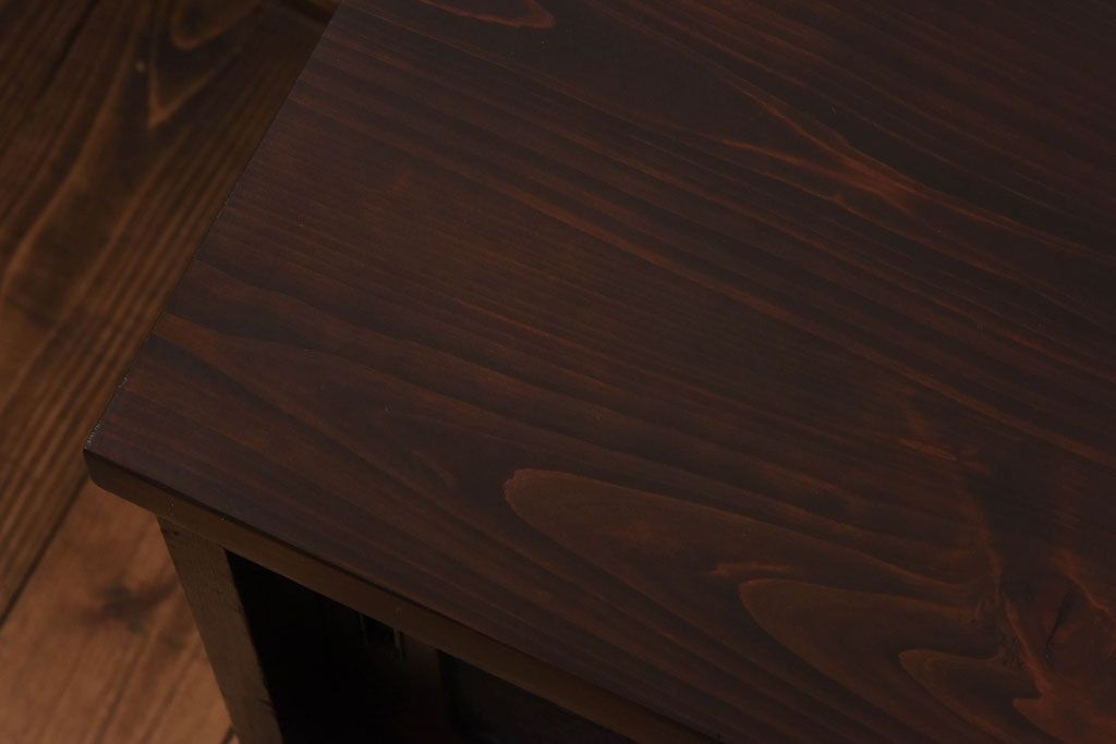 アンティーク家具　和モダン　ケヤキ材　葉ガラスが上品さを漂わせるタンスローボード(収納棚、リビングボード)(R-030442)