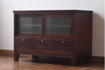 アンティーク家具　和モダン　ケヤキ材　葉ガラスが上品さを漂わせるタンスローボード(収納棚、リビングボード)(R-030442)