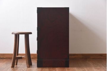 中古　仙台民芸箪笥(仙台箪笥)　欅産業　KC-27　拭き漆塗り　片開帳箪笥(小引き出し)(定価約32万円)(R-030443)