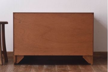 G-PLAN(ジープラン)　Fresco(フレスコ)　北欧家具　チーク材　美しいフォルムのローボード(キャビネット、収納棚)(R-030444)