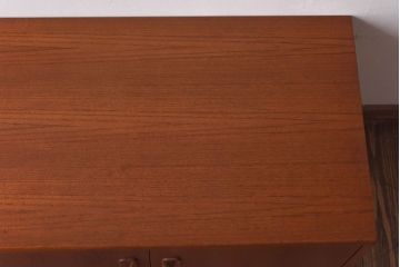 G-PLAN(ジープラン)　Fresco(フレスコ)　北欧家具　チーク材　美しいフォルムのローボード(キャビネット、収納棚)(R-030444)