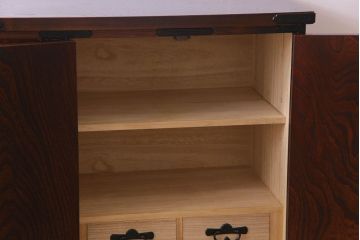 中古美品　岩谷堂　豪華な南部鉄器が存在感を放つサイドボード(チェスト、引き出し)(定価約69万円)(R-030447)