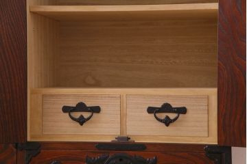 中古美品　岩谷堂　豪華な南部鉄器が存在感を放つサイドボード(チェスト、引き出し)(定価約69万円)(R-030447)