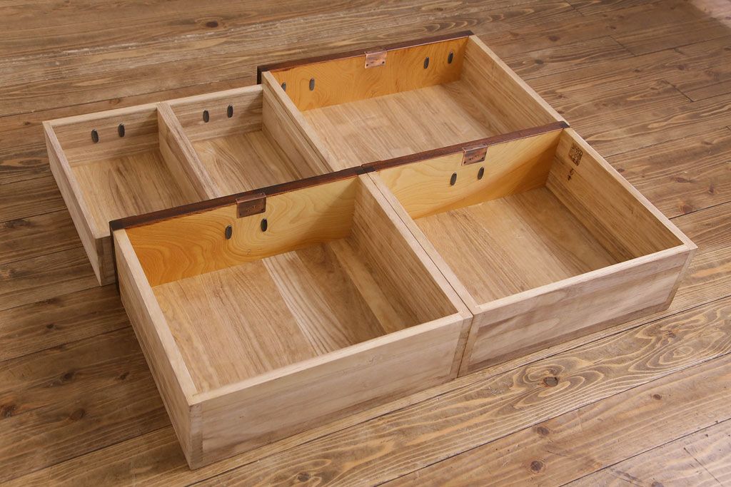 中古美品　岩谷堂　豪華な南部鉄器が存在感を放つサイドボード(チェスト、引き出し)(定価約69万円)(R-030447)