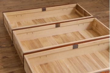 民芸家具　ケヤキ材　作りの良さが窺える上質な重ねの和タンス(整理箪笥、引き出し)(R-030448)