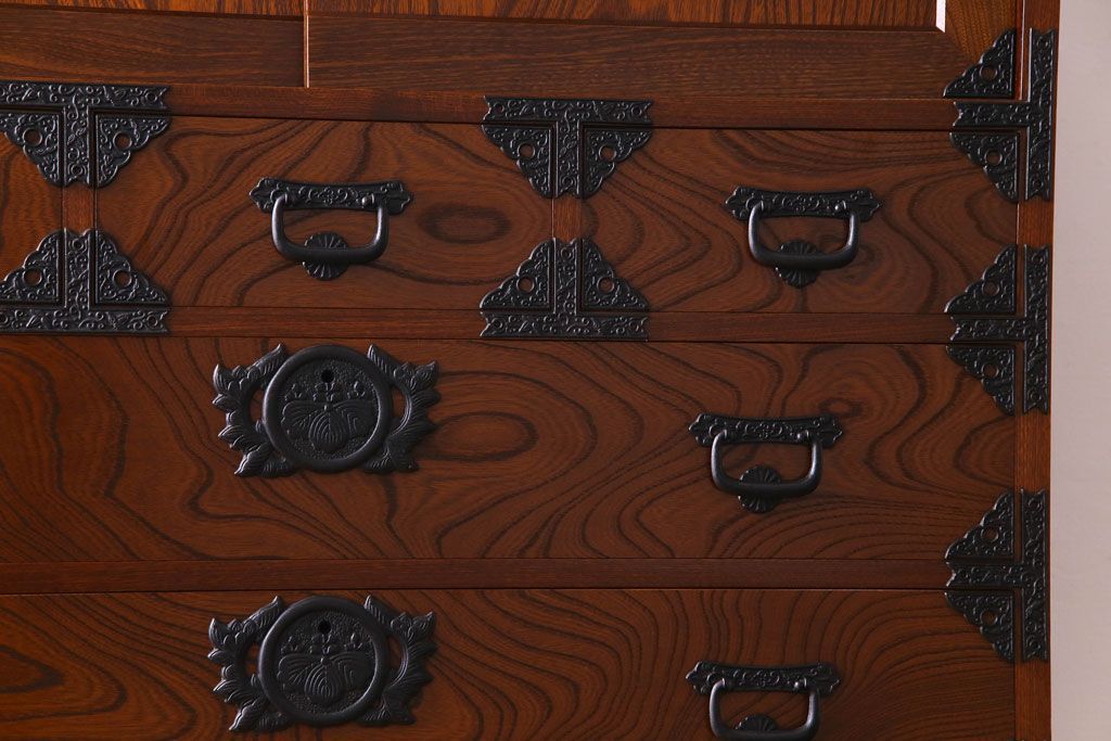 民芸家具　ケヤキ材　作りの良さが窺える上質な重ねの和タンス(整理箪笥、引き出し)(R-030448)