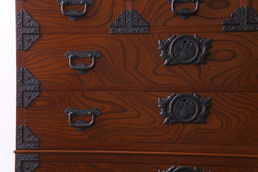 民芸家具　ケヤキ材　作りの良さが窺える上質な重ねの和タンス(整理箪笥、引き出し)(R-030448)