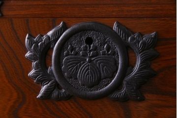 民芸家具　ケヤキ材　作りの良さが窺える上質な重ねの和タンス(整理箪笥、引き出し)(R-030448)