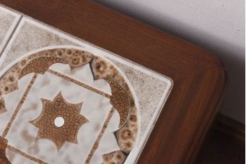 ヴィンテージ家具　北欧ビンテージ　G-PLAN(ジープラン)　チーク材　タイル天板がおしゃれなサイドテーブル(センターテーブル、コーヒーテーブル)(R-030450)