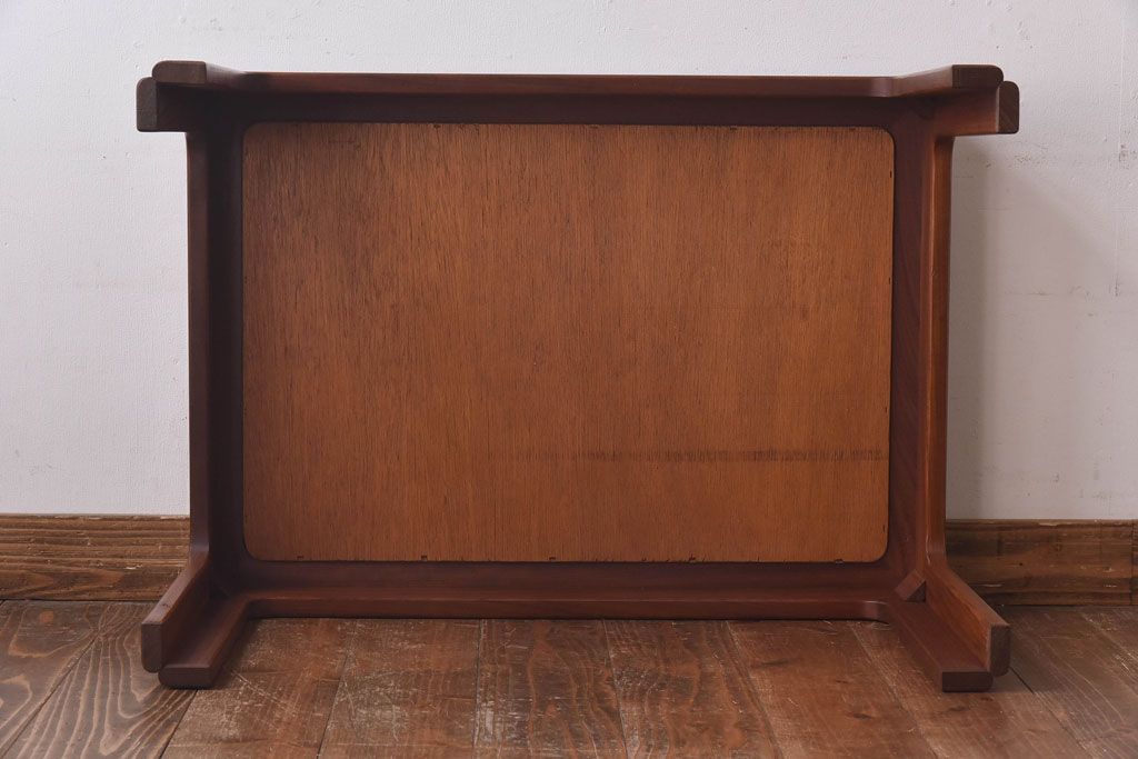 ヴィンテージ家具　北欧ビンテージ　G-PLAN(ジープラン)　チーク材　タイル天板がおしゃれなサイドテーブル(センターテーブル、コーヒーテーブル)(R-030450)