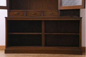 アンティーク家具　昭和初期　結霜ガラス入り　飾り棚付きの大型ブックケース(本箱、収納棚、食器棚、戸棚)(R-030453)