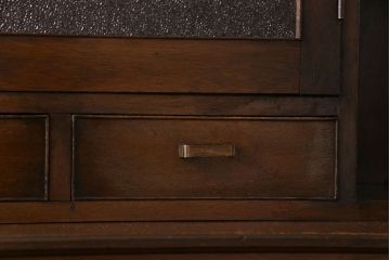 アンティーク家具　昭和初期　結霜ガラス入り　飾り棚付きの大型ブックケース(本箱、収納棚、食器棚、戸棚)(R-030453)