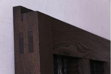 和製アンティーク　総ケヤキ材　重厚な佇まいが存在感を放つ鉄格子蔵戸(引き戸、建具、玄関戸)(R-030454)