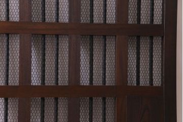 和製アンティーク　総ケヤキ材　重厚な佇まいが存在感を放つ鉄格子蔵戸(引き戸、建具、玄関戸)(R-030454)