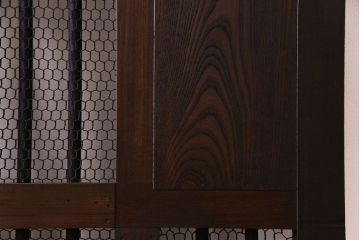 和製アンティーク　総ケヤキ材　重厚な佇まいが存在感を放つ鉄格子蔵戸(引き戸、建具、玄関戸)(R-030454)