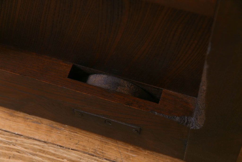 和製アンティーク　総ケヤキ材　重厚な佇まいが存在感を放つ鉄格子蔵戸(引き戸、建具、玄関戸)(R-030454)