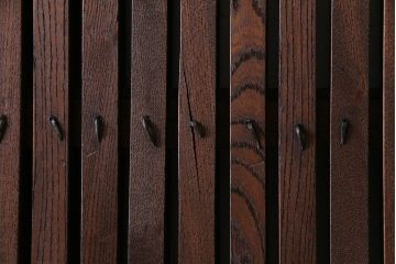 和製アンティーク　総ケヤキ材　重厚かつ上品な佇まいの富山蔵戸(引き戸、建具、玄関戸)