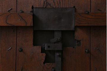 和製アンティーク　総ケヤキ材　重厚かつ上品な佇まいの富山蔵戸(引き戸、建具、玄関戸)